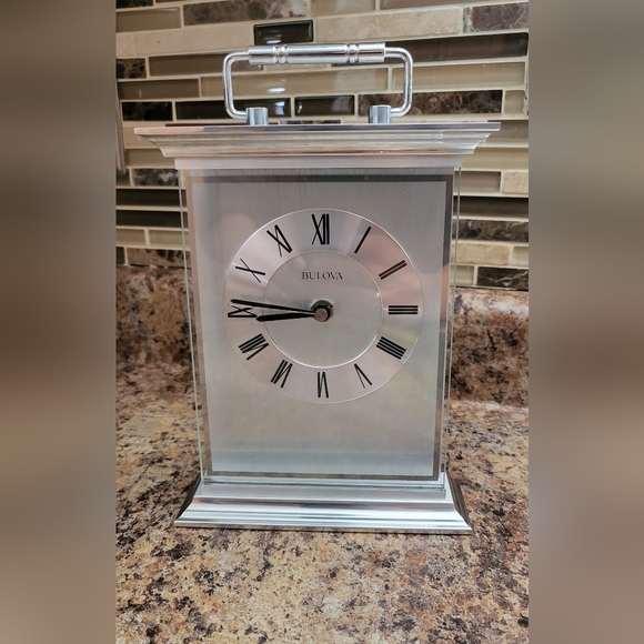 Desktop clock - Picture 4 of 4